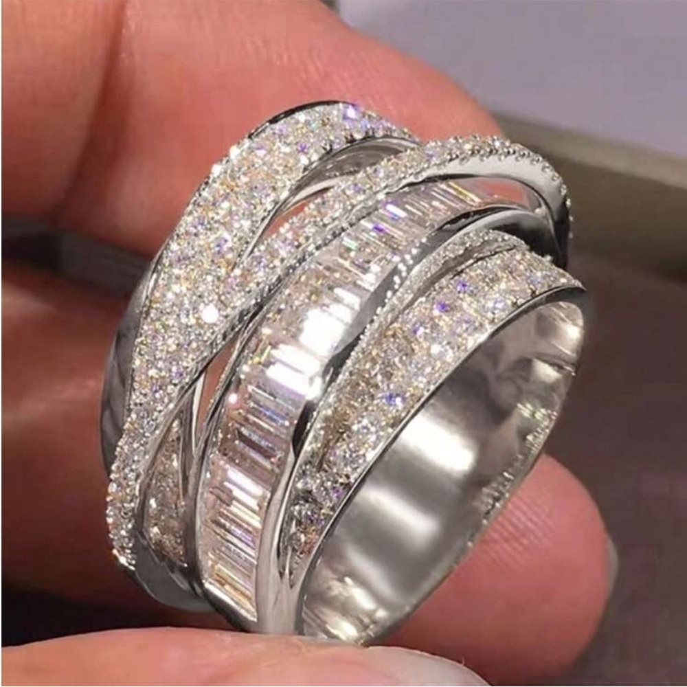 Isadora Pavé Baguette Ring - Picture 2 of 4